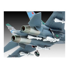 Revell 03948 Sukhoi Su‑27 Flanker Model Set 1/72 | Set with glue and paints
